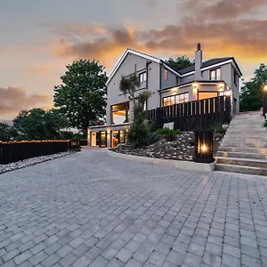  Villa The Ridge - Luxury Designer With Hot Tub And Sauna, Bexley Borough Of United Kingdom